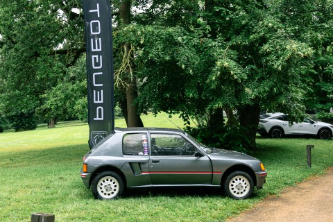 Peugeot_205_T16